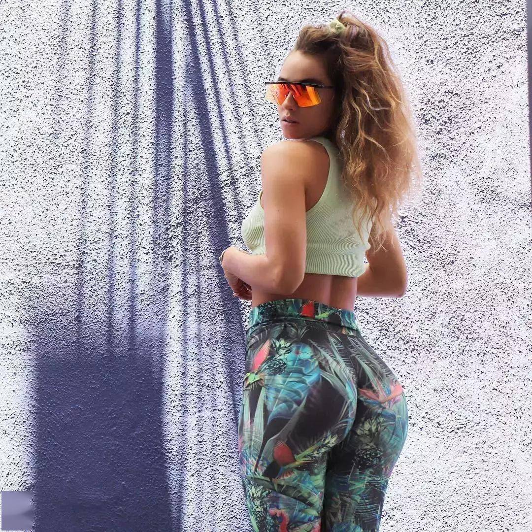 翘臀排行_靠认证翘臀爆火,一张「屁股照片」吸粉500万,这身材谁能顶住啊