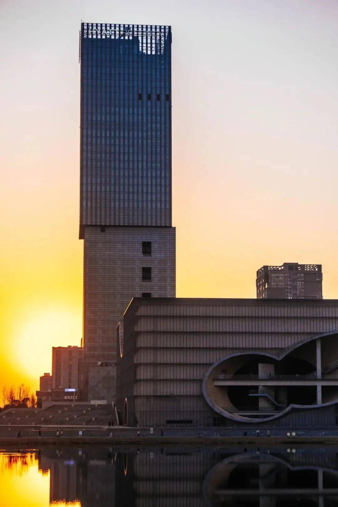 租吸氧机怎么收费¥699起睡云端凯悦酒店，打卡上海最美图书馆&网红剧院！_https://www.jmylbn.com_新闻资讯_第5张