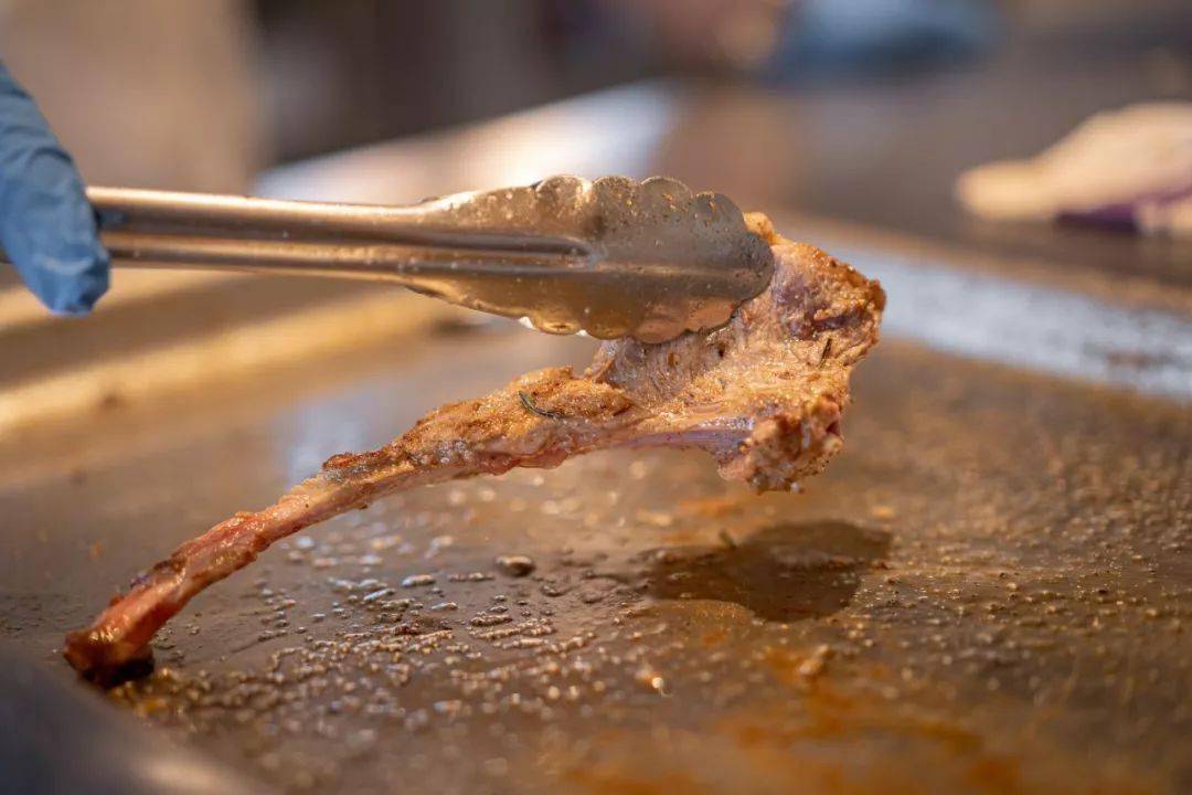 租吸氧机怎么收费¥699起睡云端凯悦酒店，打卡上海最美图书馆&网红剧院！_https://www.jmylbn.com_新闻资讯_第64张