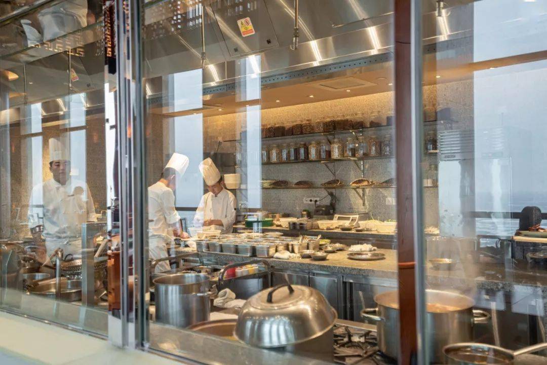 租吸氧机怎么收费¥699起睡云端凯悦酒店，打卡上海最美图书馆&网红剧院！_https://www.jmylbn.com_新闻资讯_第55张