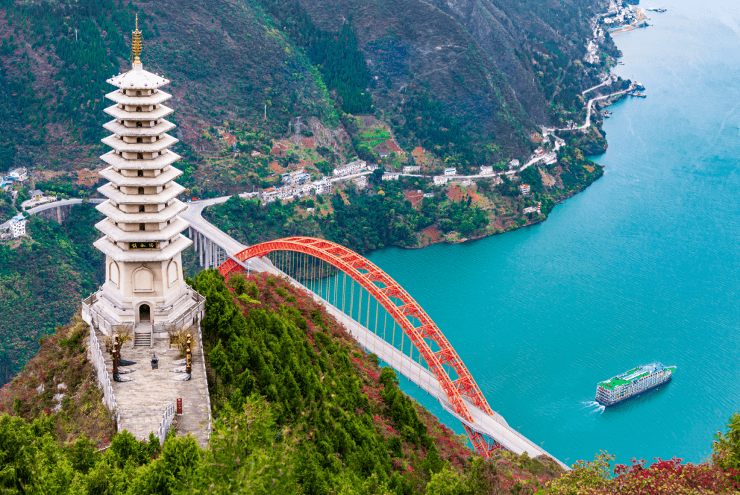 巫山旅游合作组团商联谊会在渝举行