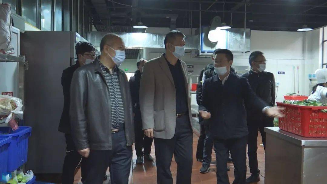 县领导带队开展校园食品安全专项检查_柯振华