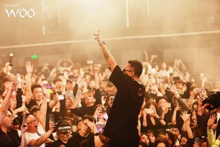 club woogai爷亲自站台,club woo从舞美,音响,互动多方面带来震撼的