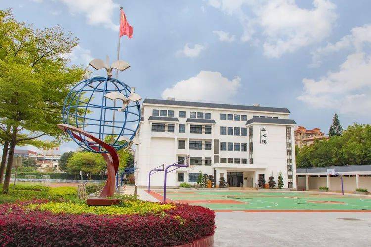 获评中山市五星级学校,是社会各界对杨仙逸小学体育路学校办学工作