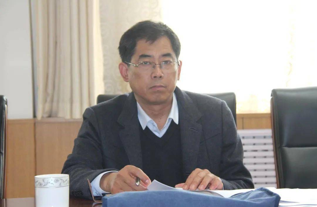 在章丘五中召开,区教体局副局长宁玉太,各高中校长及高三分管教学校长