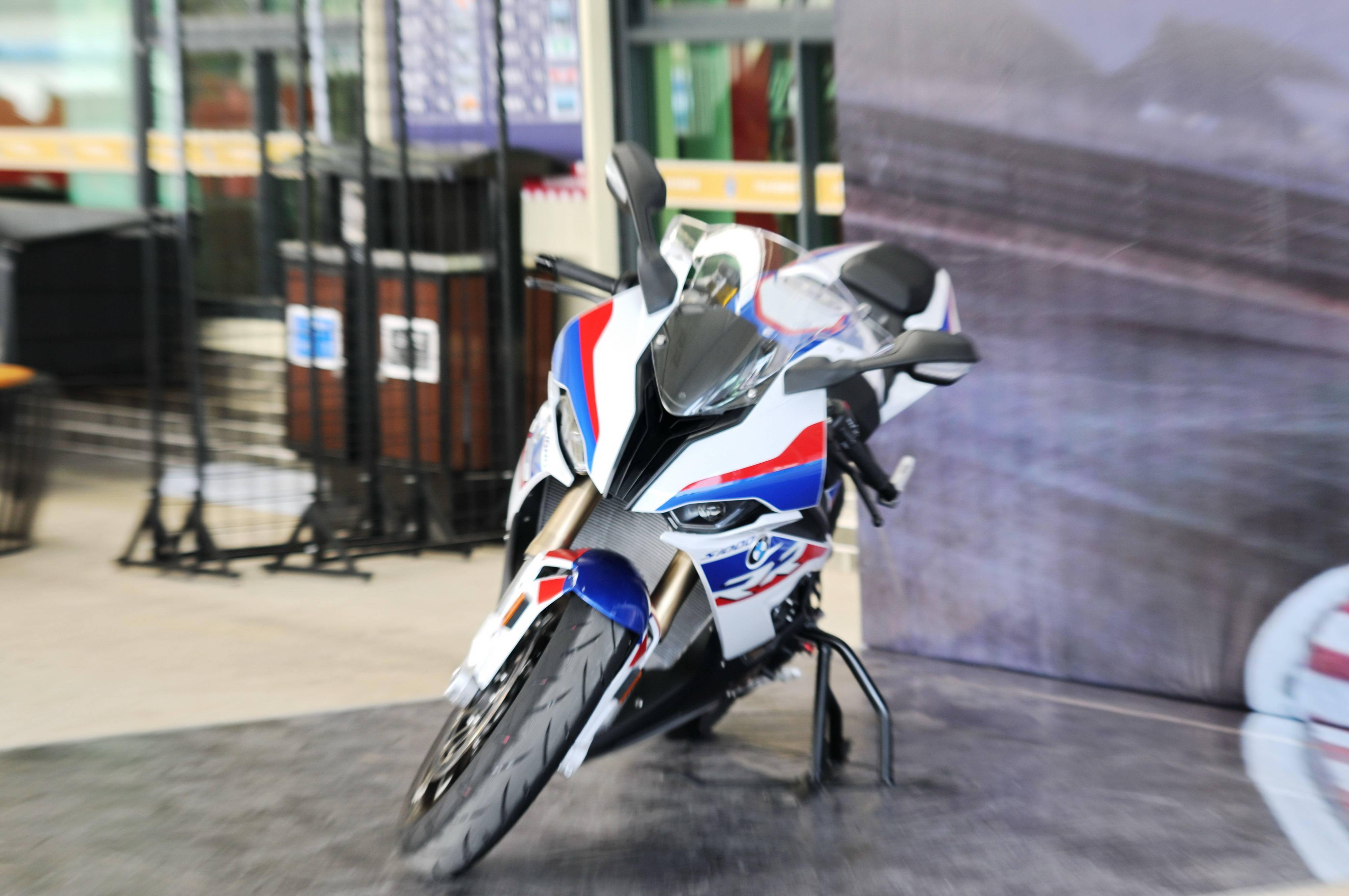 宝马摩托广东赛道试驾体验日:s1000rr 特写_搜狐汽车_搜狐网