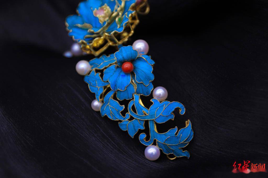 翠鸟白胸翡翠成二级保护动物 点翠从业者停售过往饰品