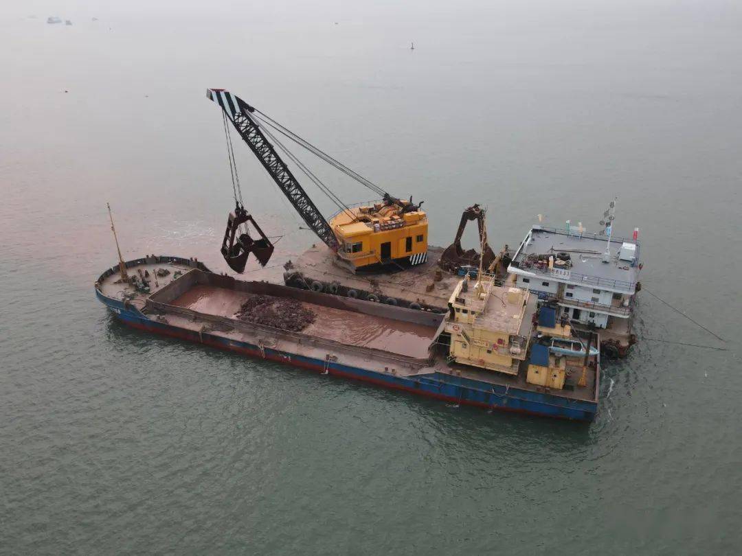 的顺利实现(扩建10万吨级双向航道)一期工程确保钦州东航道扩建工程确