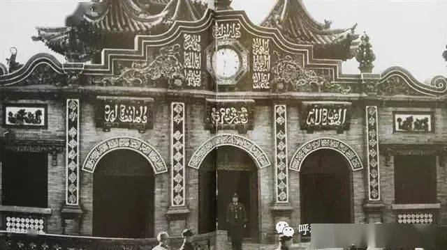 清真大寺望月楼▲归化城(旧城)清真大寺建国初期影像呼和浩特清真大寺