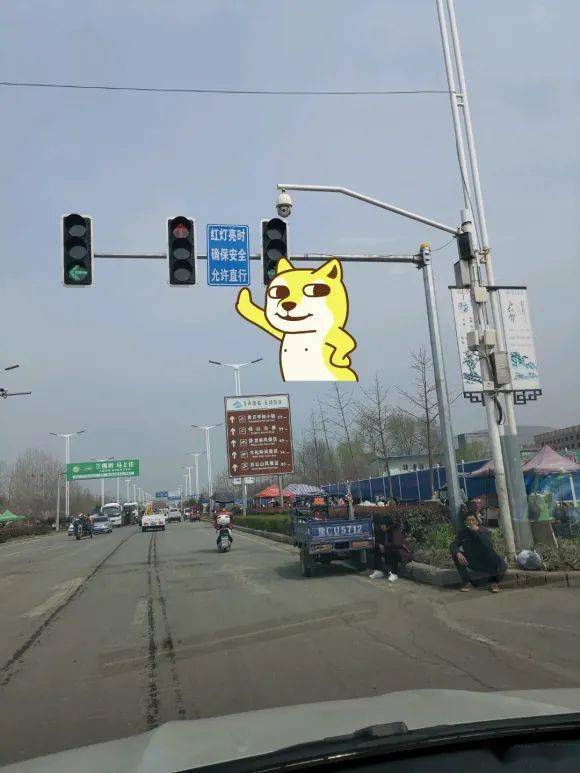 嵩县这两个路口别再傻傻等红灯了!