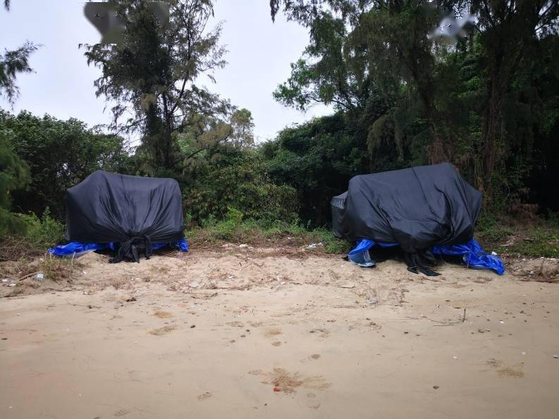 2021年3月1日,湛江海关缉私局接到线报,在吴川市覃巴镇沿海地区发现有