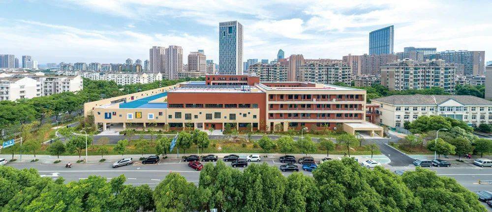 "公司承建的鄞州区堇山小学南校区工程荣获"2018年度浙江省建筑安全