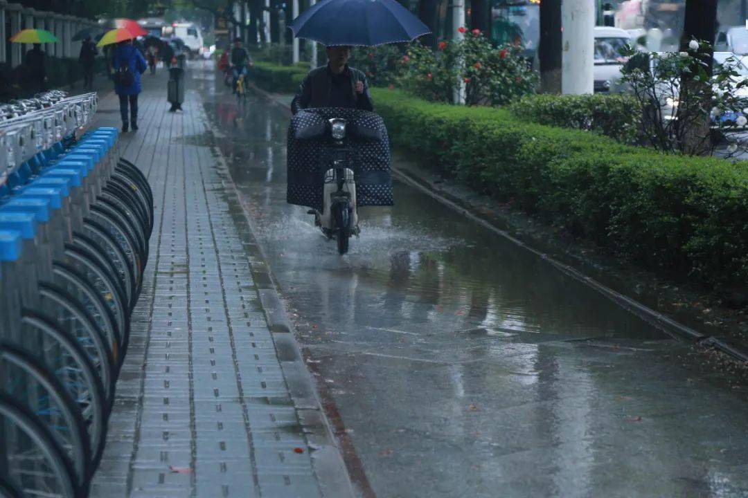 天气 预计明天仍有浮尘天气本周还有两次冷空气 白天