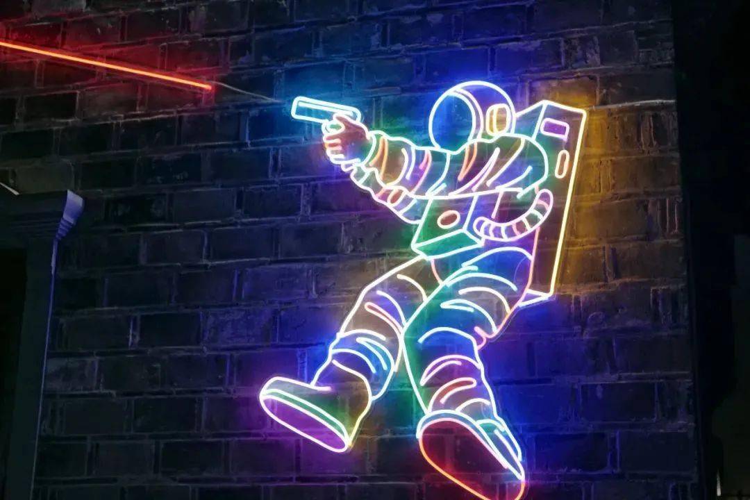 中国的艺术家们,才是最会用霓虹灯的!