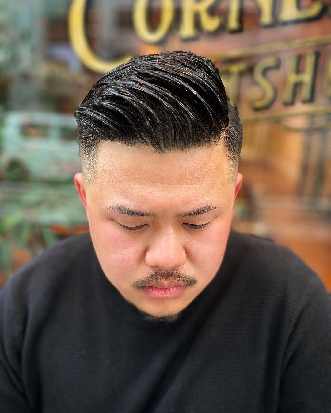 时尚纹理烫男发时尚纹理烫男发一般会把头发烫出一些卷度,对于头发能