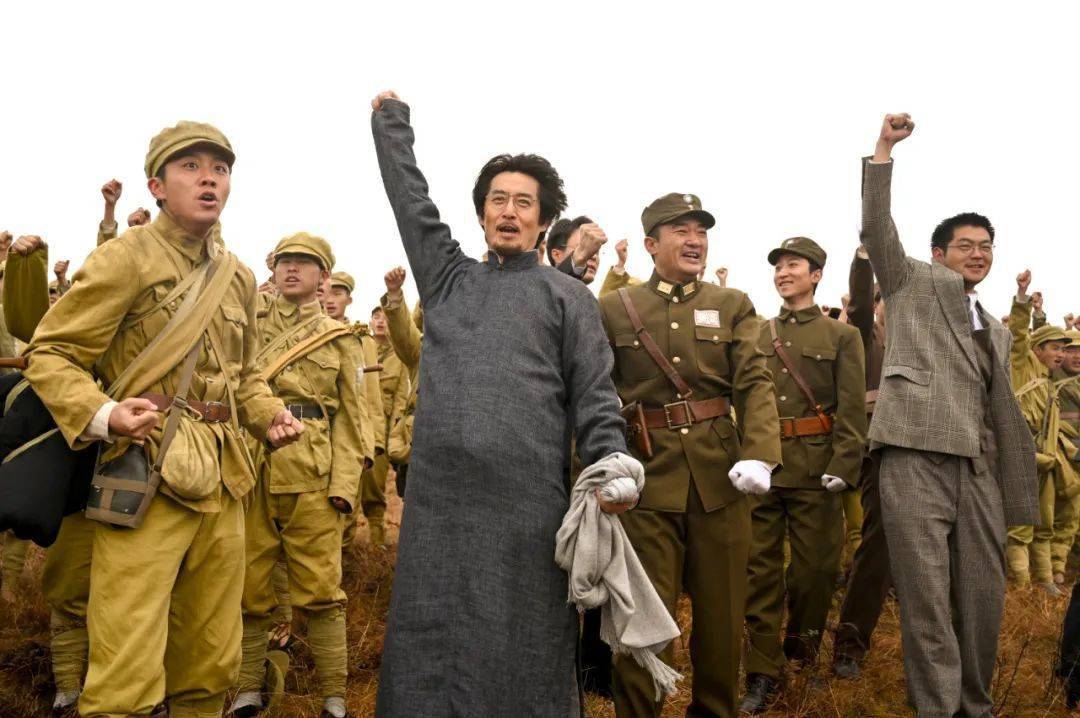 腾冲国殇墓园采访受到震动,久久不能忘怀,转行做了制片人,拍摄抗战剧