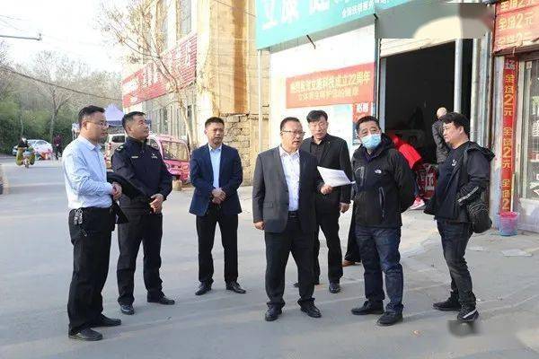 刘主任一行实地查看了冯东冯西动迁区域,东大庙居,刁庄漫水桥,滕平路