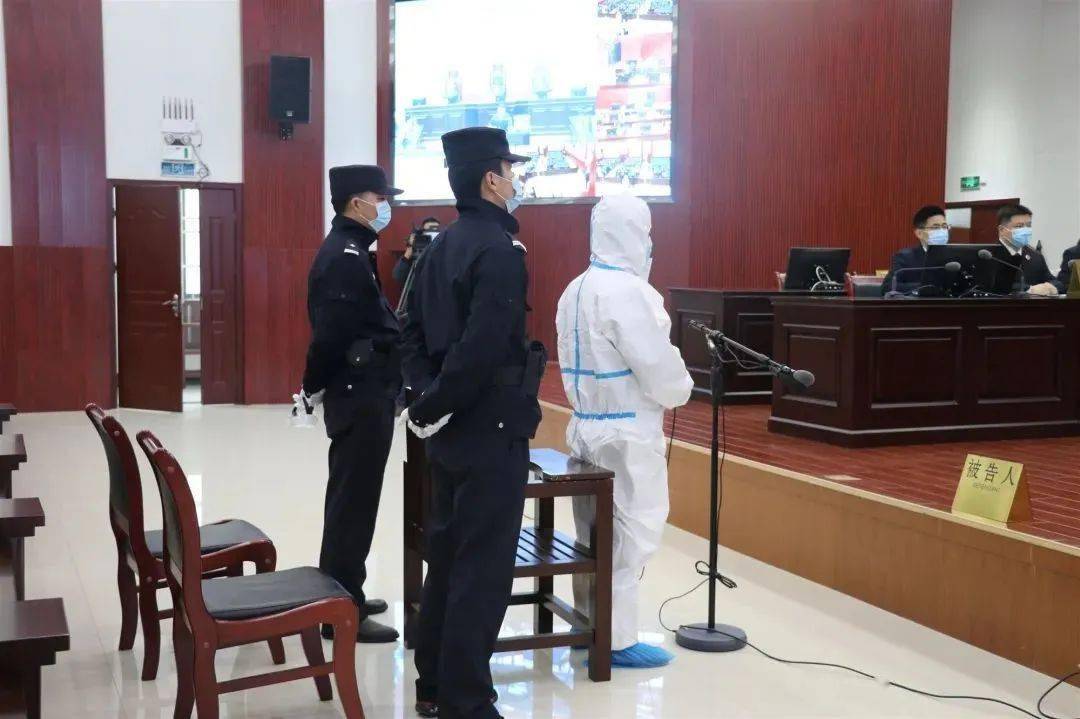 涉嫌受贿358万元周刚涉嫌受贿罪一案开庭审理