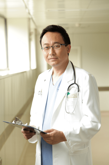 "医"眼人间|一个真医生,揪出三个假医生?_张文荣