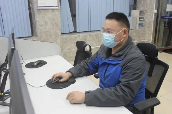 电源|铁路职工在家开维修铺？谁看了不直呼一声“好家伙”！