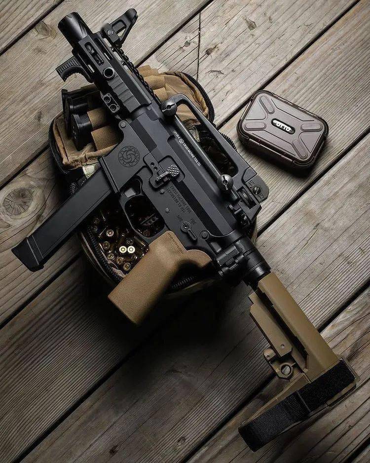 【暴躁老哥如何保持稳定输出】kci公司弹匣弹鼓美图