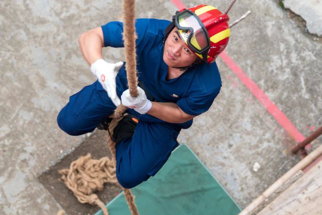 训练标兵杨小康用行动履行他无悔的誓言