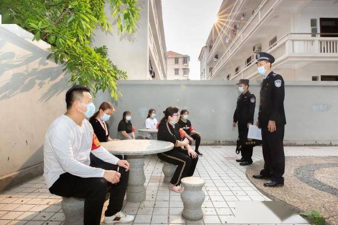 广州社区民警苏卫军肩负使命做社区安全的守护者