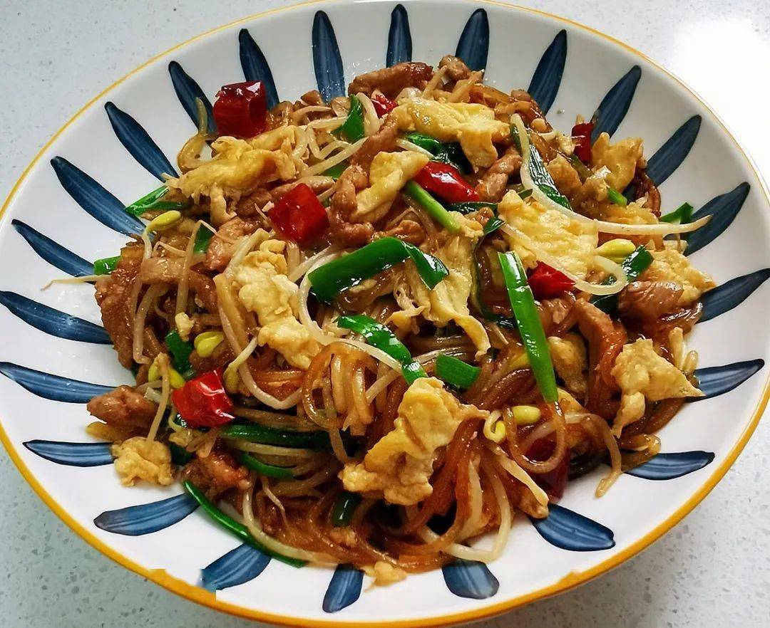 炒合菜:搭配米饭或者卷饼,撑的不要不要的