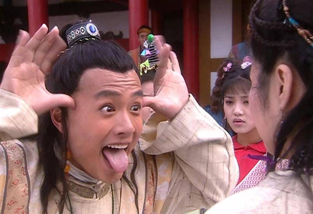 还挖了狗哥的墙角,把狗哥的迷妹叮当,欢欢乐乐以及小姨妈侍剑都用各种