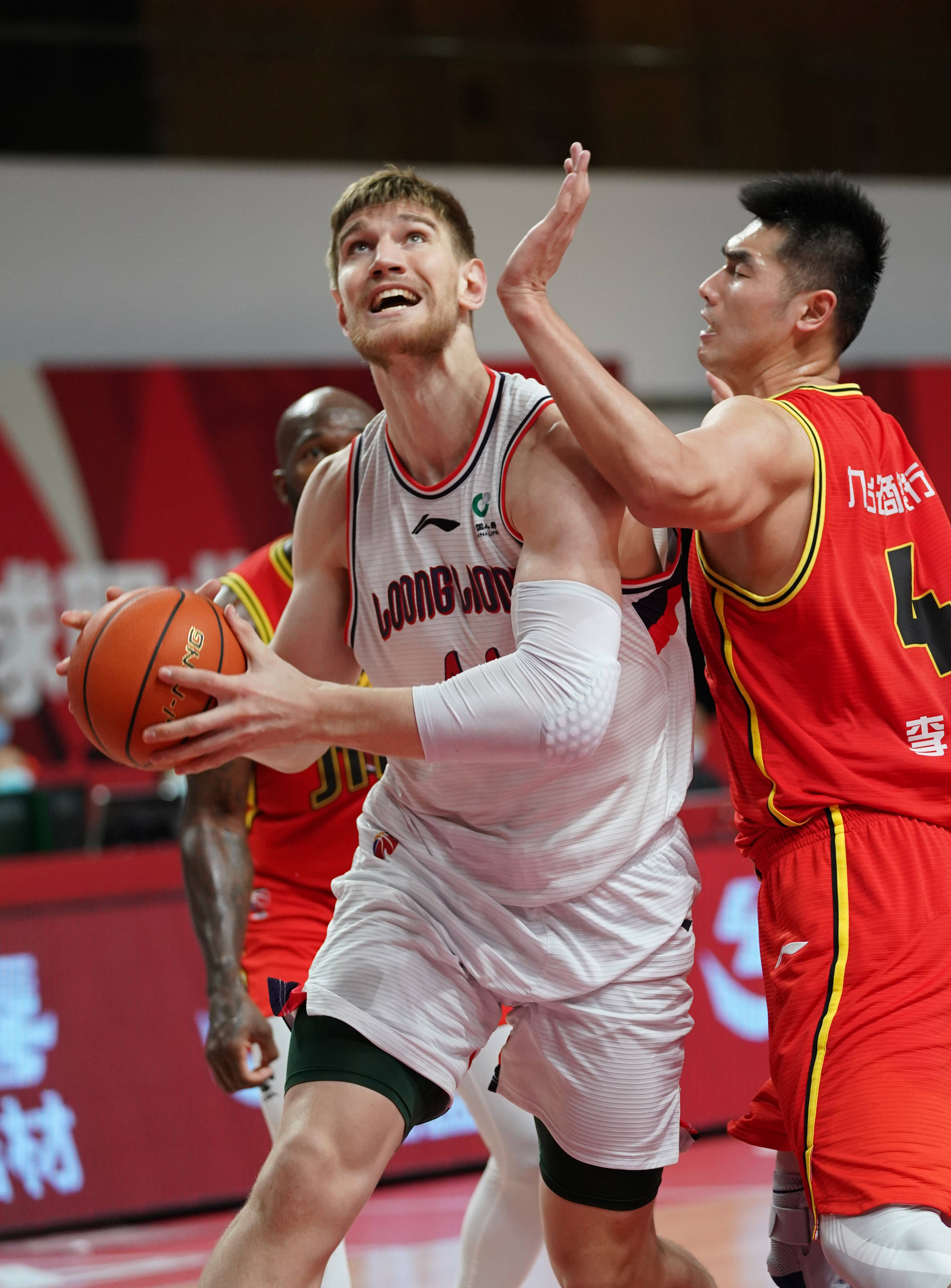 篮球cba第四阶段时代中国广州迎战吉林九台农商银行
