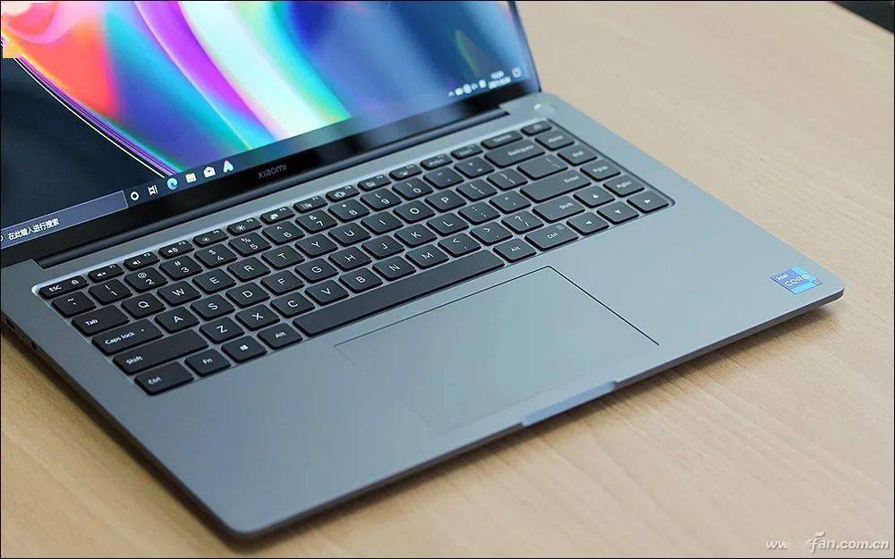 小米笔记本pro 15 oled评测_屏幕