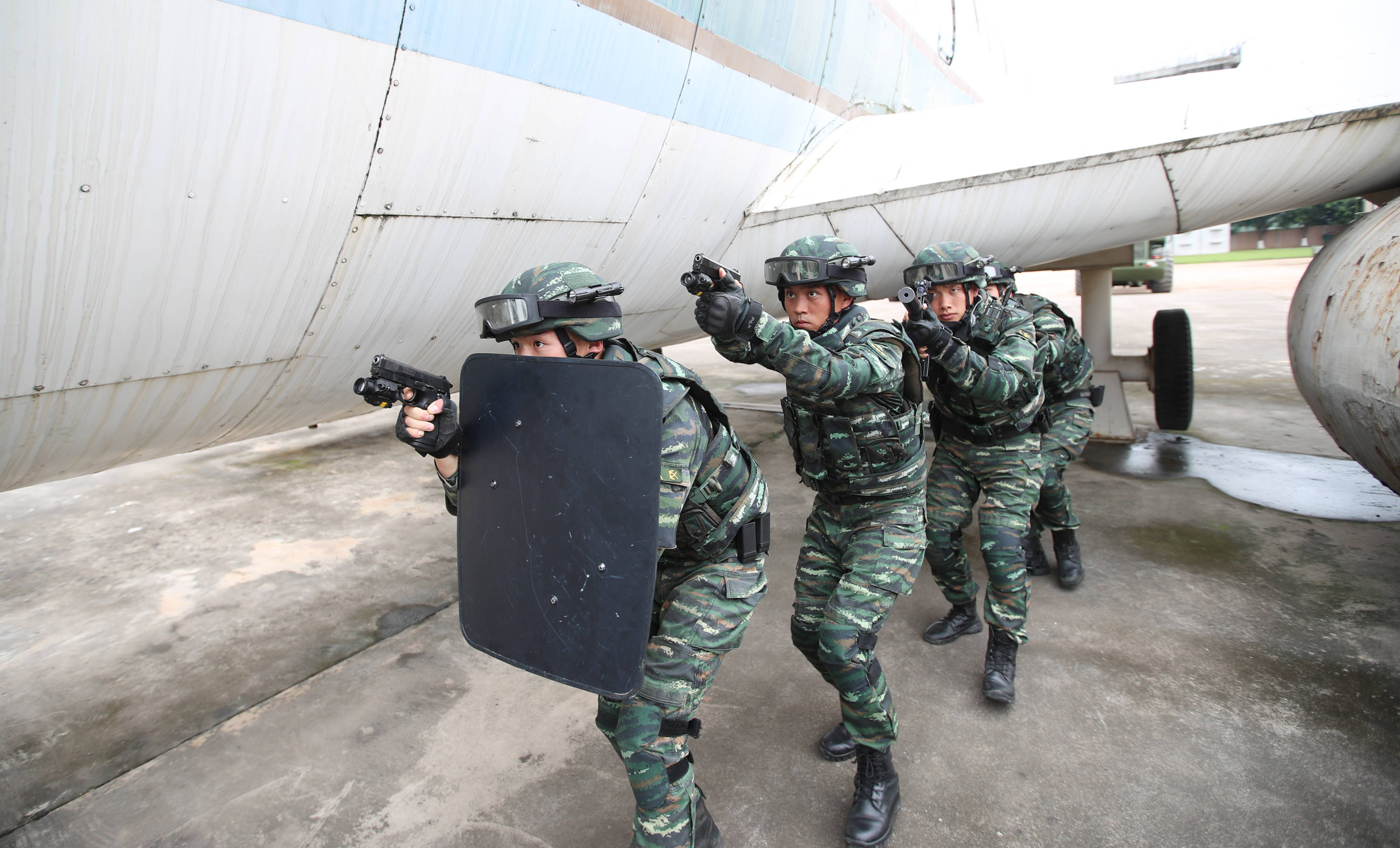广州武警部队图片