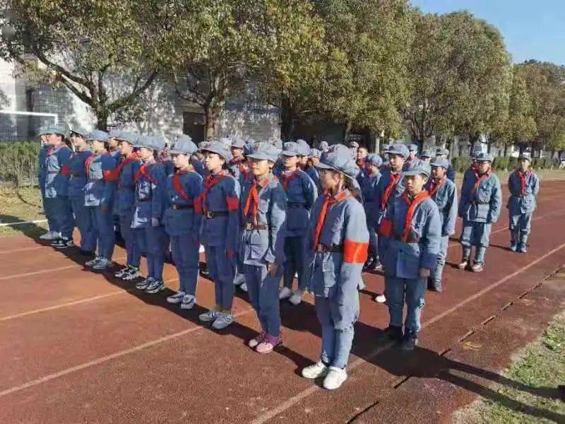 与红军小学同学们说说知心话作者:高小丹说起红十四军在如皋的战斗