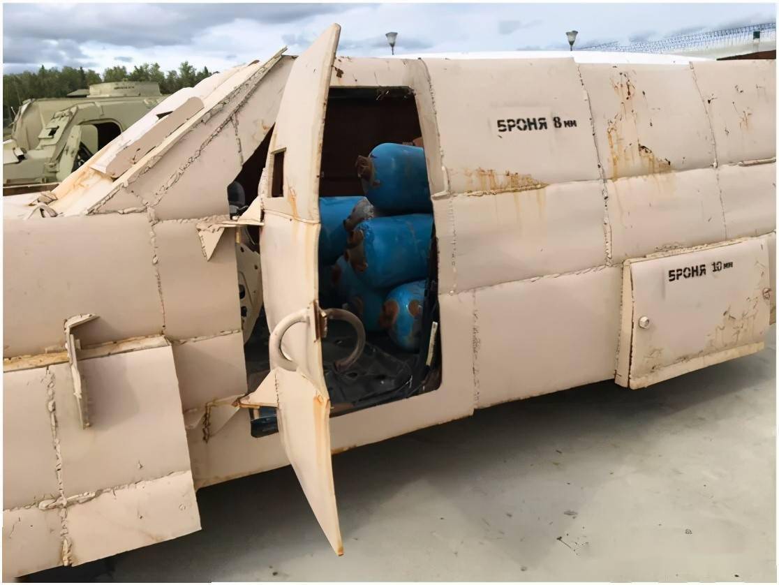 叙利亚战争10周年纪念战场上的奇葩兵器之发射煤气罐的超级没良心炮