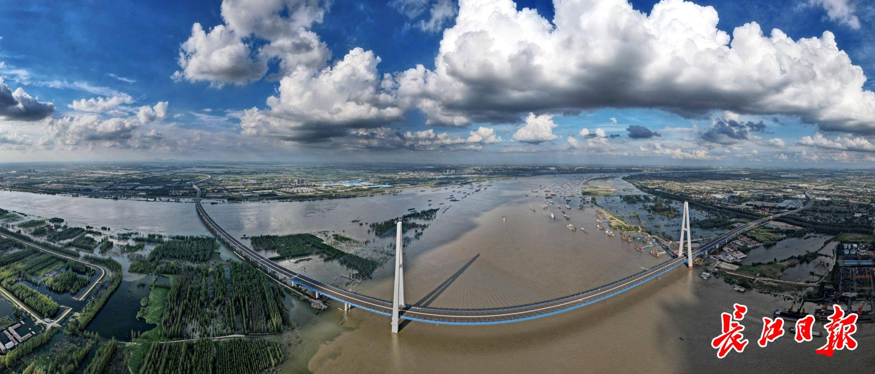 全长148公里的武汉四环线主线贯通,将有效改善武汉市城市圈交通条件.