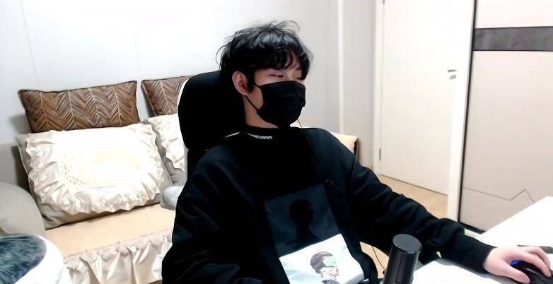 微凉惨遭淘汰,而北慕在今晚的最后一场比赛中,再一