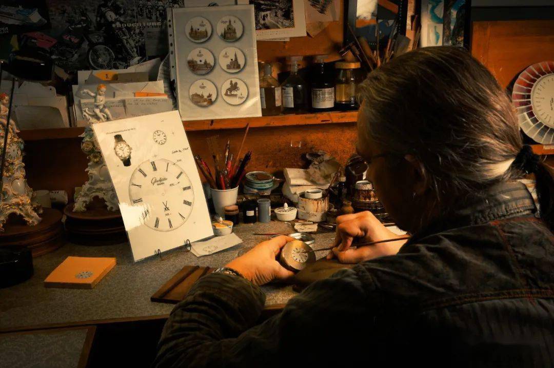 ��ҹ����| ��ʷ���Ļ�����ײ,�����յ�ԭ����MEISSEN÷ɭ��