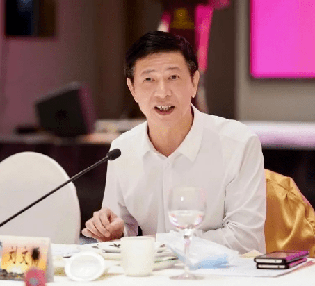 放眼世界 根植晋江共叙乡情,共谋发展与乡亲们欢聚一堂李志强,林庆峰