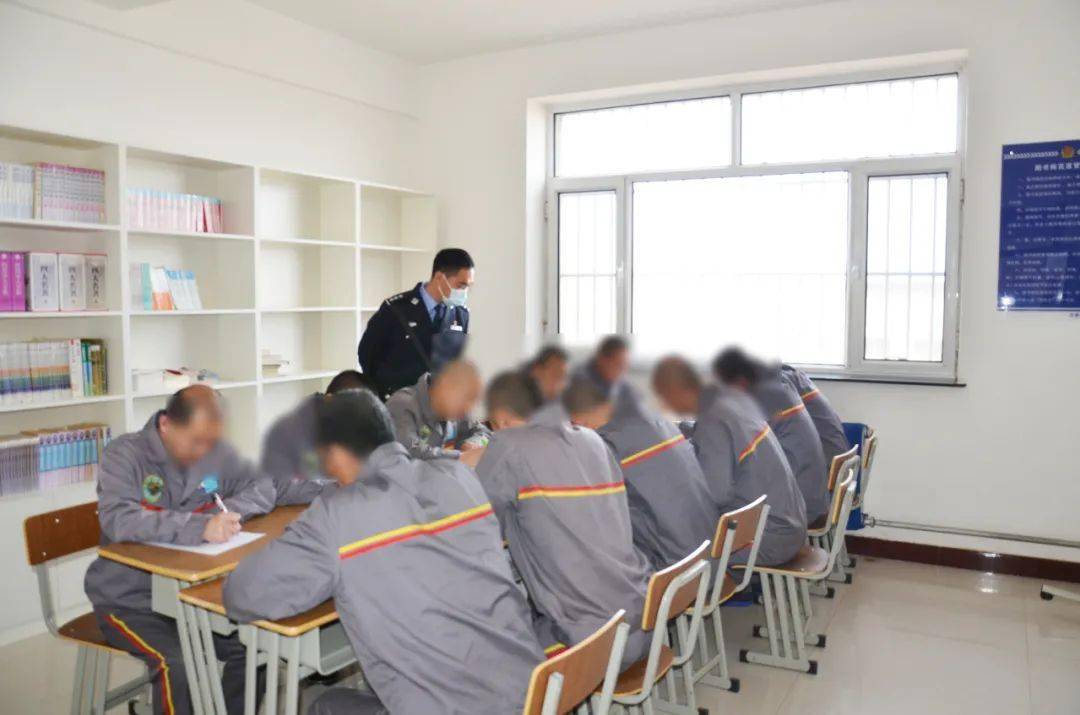 聚焦一线内蒙古五原戒毒所开展缅怀先烈校准航向主题教育活动培养戒毒