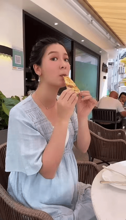 恭喜余香凝甜蜜宣布肚中的宝宝是女孩喊话老公我俩一起爱你