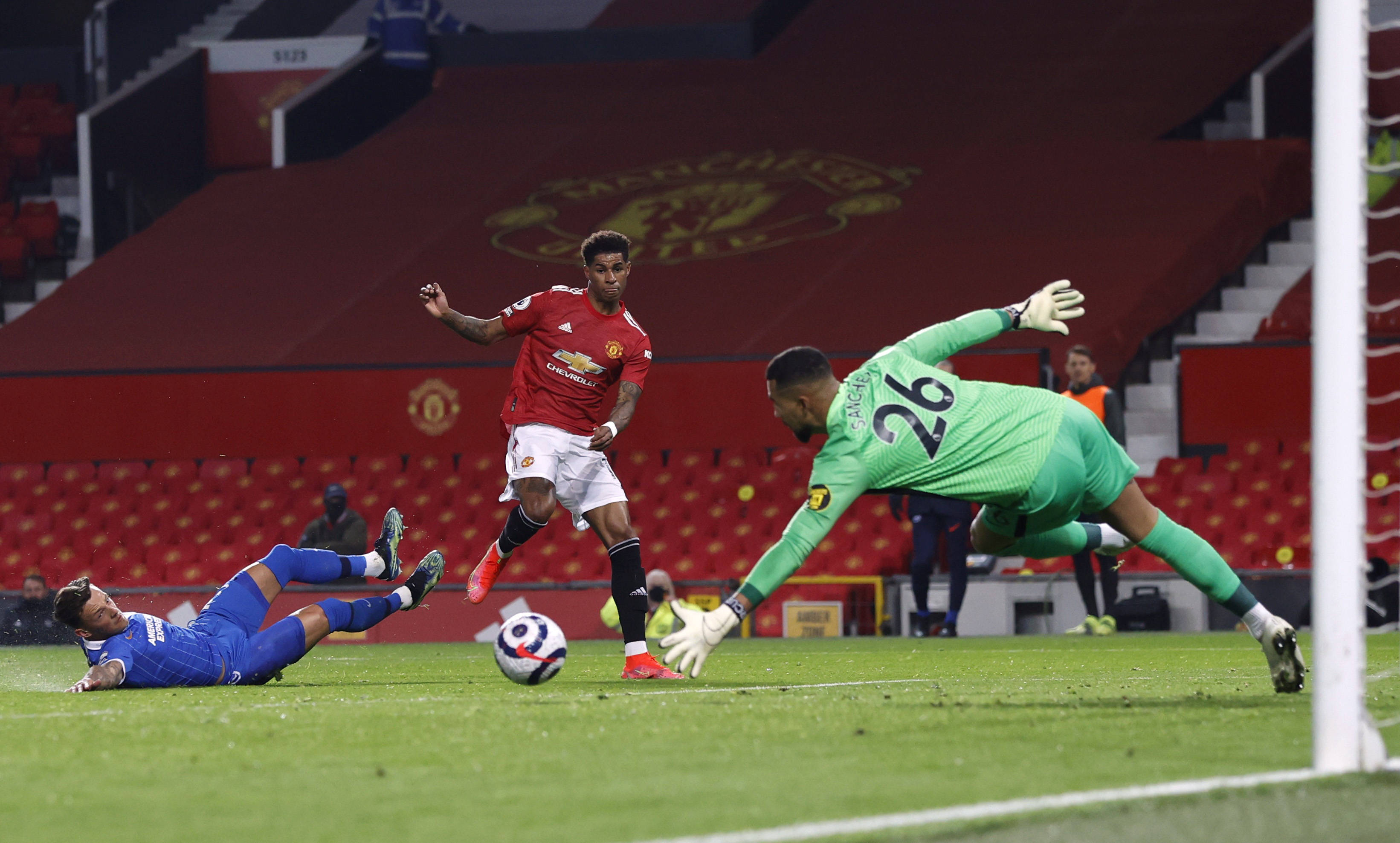 曼联破队史单赛季英超最低积分纪录|红魔从天而降