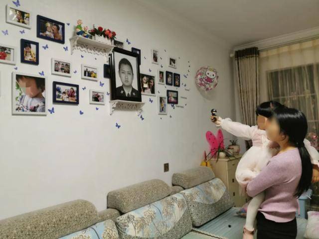 爸爸牺牲3个多月了女儿还在发微信找他