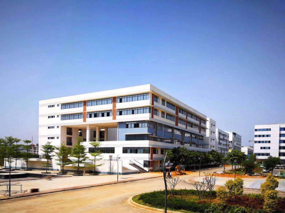 今起报名南宁市事业单位公开考试招聘2928人欢迎报考广西南宁技师学院