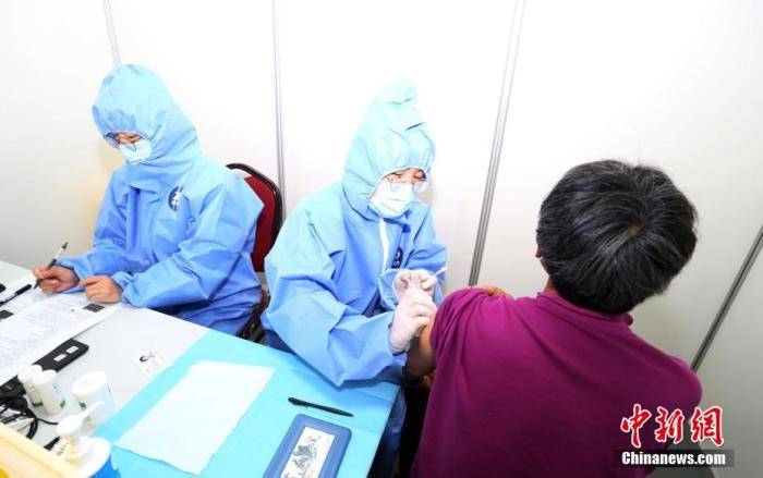 国家卫健委:各地累计接种新冠病毒疫苗14280.2万剂次_明铭