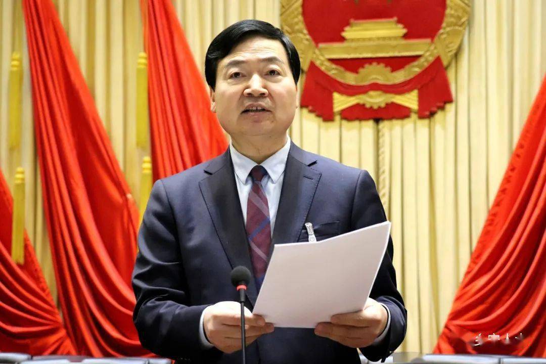县十七届人大一次会议举行预备会议,大会将于明天开幕_张春龙