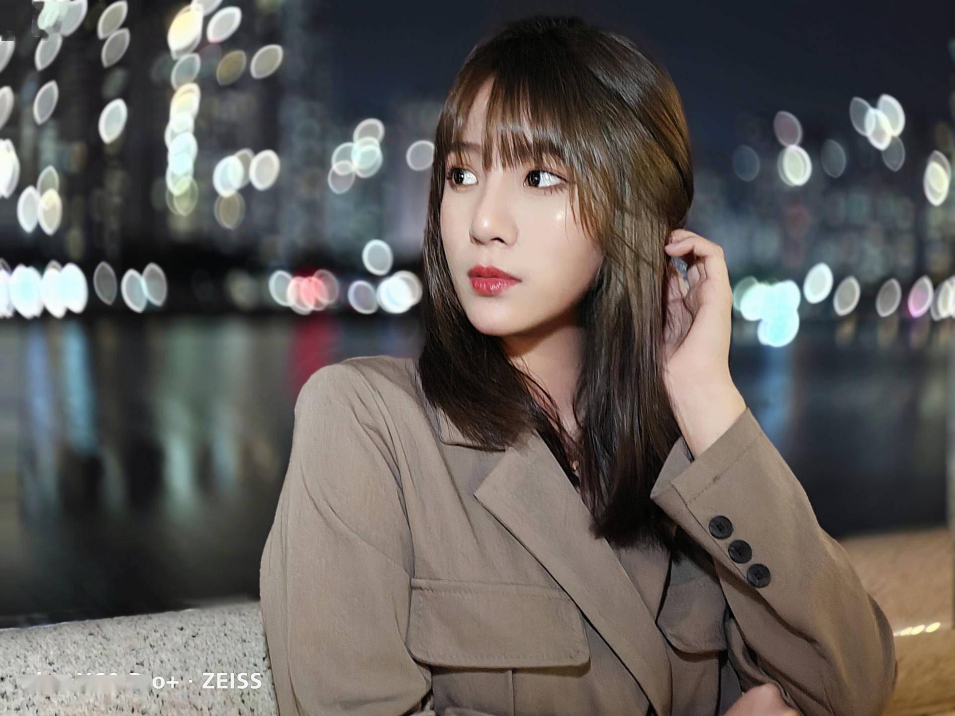 x60 pro 带来了蔡司 biotar 人像风格,其完美地复刻了 biotar 镜头的