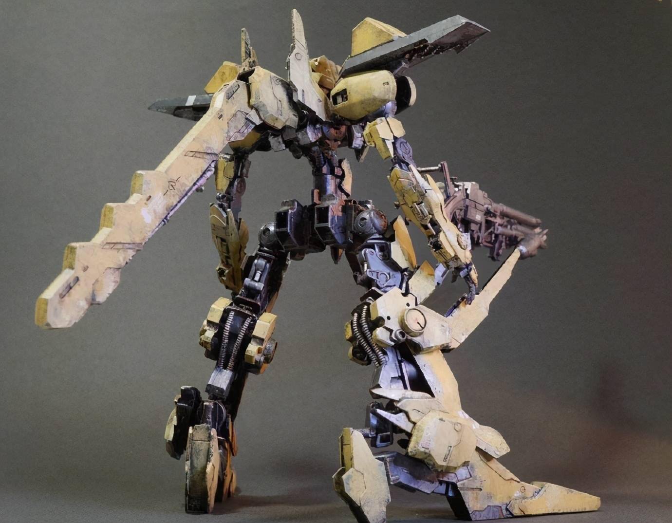 不能变形铁血风格zz高达模型