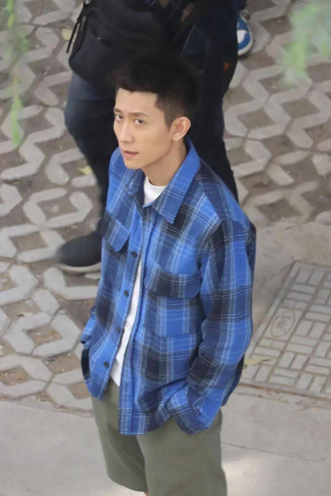 张一山把南艺烤肠吃涨价了