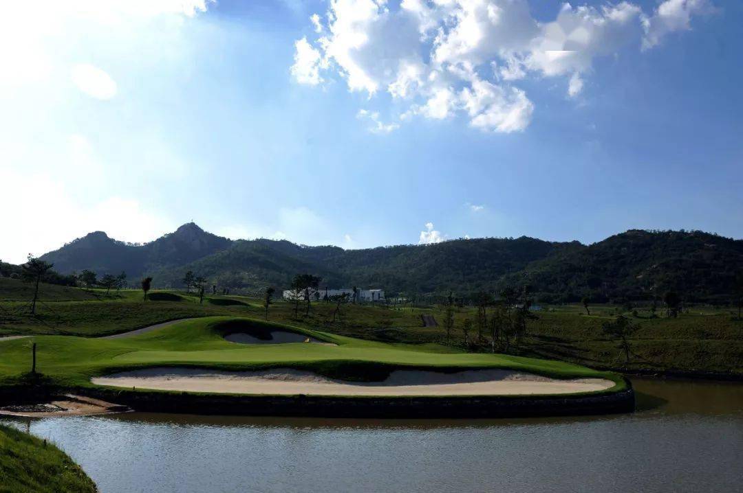 山东威海球场推荐:石岛高尔夫球场_中国