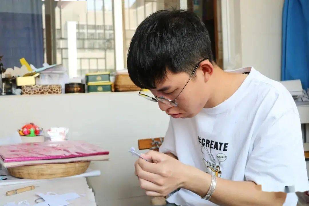 大理有了一位00后非遗传承人